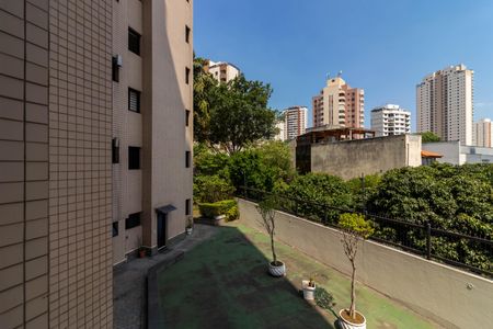 Apartamento à venda com 105m², 3 quartos e 3 vagas Apartamento à venda com 105m², 3 quartos e 3 vagasQuarto 2- Vista