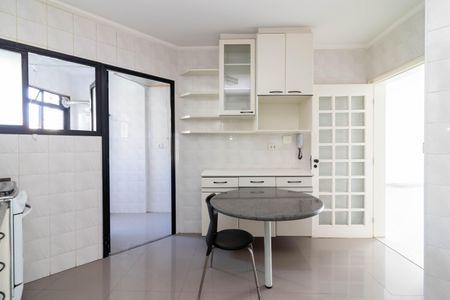 Apartamento à venda com 105m², 3 quartos e 3 vagas Apartamento à venda com 105m², 3 quartos e 3 vagasCozinha