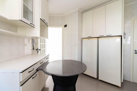 Apartamento à venda com 105m², 3 quartos e 3 vagas Apartamento à venda com 105m², 3 quartos e 3 vagasCozinha