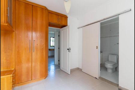 Apartamento à venda com 105m², 3 quartos e 3 vagas Apartamento à venda com 105m², 3 quartos e 3 vagasSuíte