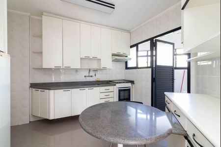 Apartamento à venda com 105m², 3 quartos e 3 vagas Apartamento à venda com 105m², 3 quartos e 3 vagasCozinha