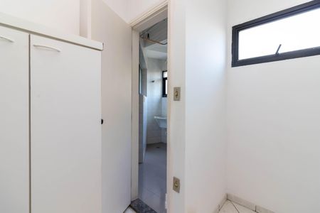 Apartamento à venda com 105m², 3 quartos e 3 vagas Apartamento à venda com 105m², 3 quartos e 3 vagasQuarto de Serviço