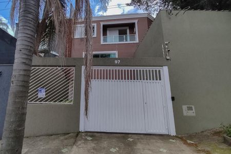 Casa à venda com 260m², 3 quartos e 3 vagasFachada