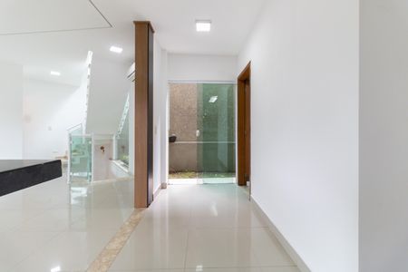 Casa à venda com 260m², 3 quartos e 3 vagasCorredor