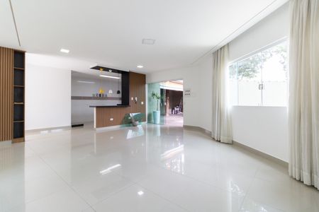 Sala de casa para alugar com 3 quartos, 260m² em Bosque da Saúde, São Paulo