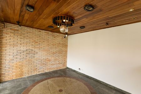 Casa para alugar com 638m², 3 quartos e 4 vagas Casa para alugar com 638m², 3 quartos e 4 vagasÁrea comum - Salão de Festas