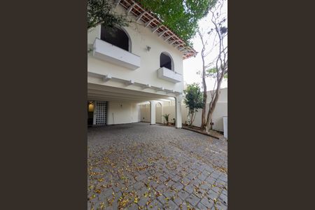 Casa para alugar com 638m², 3 quartos e 4 vagas Casa para alugar com 638m², 3 quartos e 4 vagasGaragem