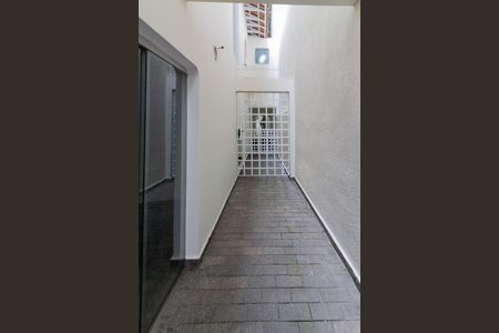 Casa para alugar com 638m², 3 quartos e 4 vagas Casa para alugar com 638m², 3 quartos e 4 vagasCorredor