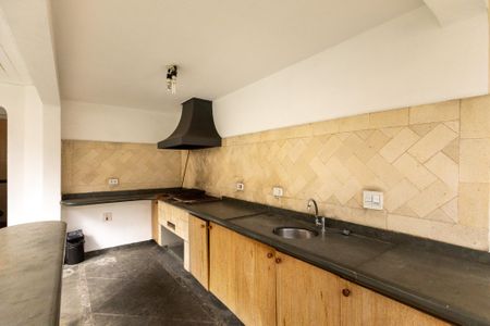 Casa para alugar com 638m², 3 quartos e 4 vagas Casa para alugar com 638m², 3 quartos e 4 vagasÁrea comum - Churrasqueira