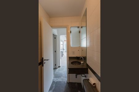 Casa para alugar com 638m², 3 quartos e 4 vagas Casa para alugar com 638m², 3 quartos e 4 vagasBanheiro de serviço 1