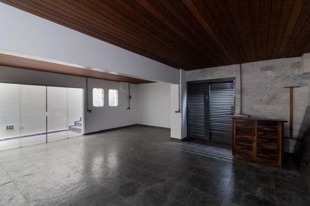 Casa para alugar com 638m², 3 quartos e 4 vagas Casa para alugar com 638m², 3 quartos e 4 vagasÁrea comum - Salão de Ginastica