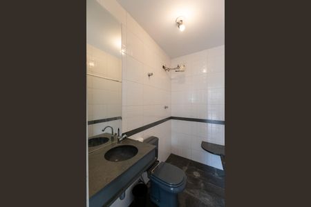 Casa para alugar com 638m², 3 quartos e 4 vagas Casa para alugar com 638m², 3 quartos e 4 vagasBanheiro de serviço 1