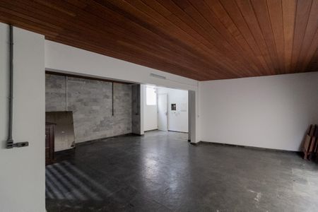 Casa para alugar com 638m², 3 quartos e 4 vagas Casa para alugar com 638m², 3 quartos e 4 vagasÁrea comum - Salão de Ginastica