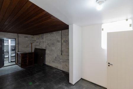 Casa para alugar com 638m², 3 quartos e 4 vagas Casa para alugar com 638m², 3 quartos e 4 vagasÁrea comum - Salão de Ginastica