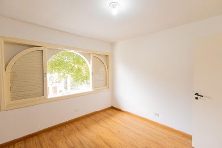 Casa para alugar com 638m², 3 quartos e 4 vagas Casa para alugar com 638m², 3 quartos e 4 vagasSuíte 2