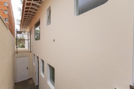 Casa para alugar com 638m², 3 quartos e 4 vagas Casa para alugar com 638m², 3 quartos e 4 vagasCorredor