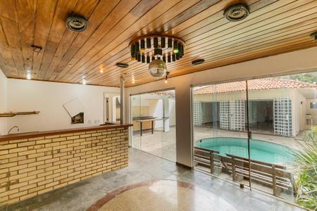 Casa para alugar com 638m², 3 quartos e 4 vagas Casa para alugar com 638m², 3 quartos e 4 vagasÁrea comum - Salão de Festas