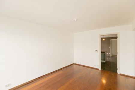 Casa para alugar com 638m², 3 quartos e 4 vagas Casa para alugar com 638m², 3 quartos e 4 vagasSala de Jantar