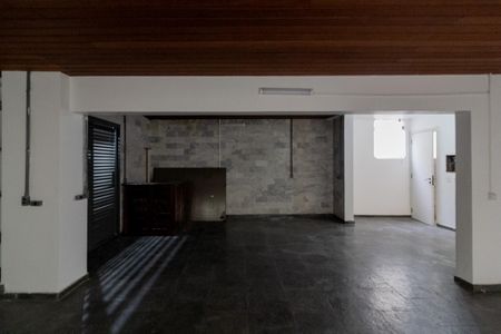Casa para alugar com 638m², 3 quartos e 4 vagas Casa para alugar com 638m², 3 quartos e 4 vagasÁrea comum - Salão de Ginastica