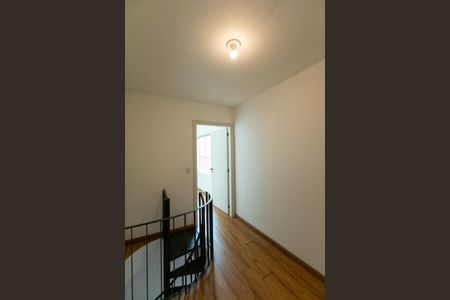 Casa para alugar com 638m², 3 quartos e 4 vagas Casa para alugar com 638m², 3 quartos e 4 vagasHall de Distribuição Quartos de Serviço