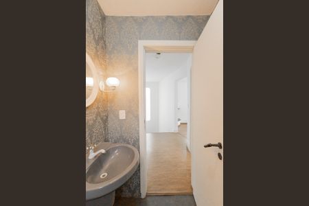 Casa para alugar com 638m², 3 quartos e 4 vagas Casa para alugar com 638m², 3 quartos e 4 vagasLavabo Sala de tv