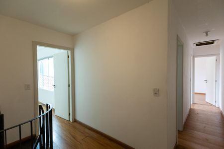 Casa para alugar com 638m², 3 quartos e 4 vagas Casa para alugar com 638m², 3 quartos e 4 vagasHall de Distribuição Quartos de Serviço