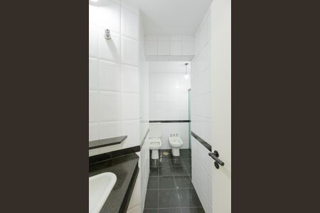 Casa para alugar com 638m², 3 quartos e 4 vagas Casa para alugar com 638m², 3 quartos e 4 vagasBanheiro da Suíte