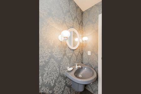 Casa para alugar com 638m², 3 quartos e 4 vagas Casa para alugar com 638m², 3 quartos e 4 vagasLavabo Sala de tv