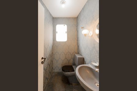 Casa para alugar com 638m², 3 quartos e 4 vagas Casa para alugar com 638m², 3 quartos e 4 vagasLavabo Sala de tv