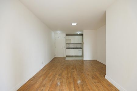 Sala de apartamento para alugar com 3 quartos, 70m² em Vila Suzana, São Paulo