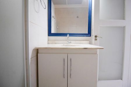 Apartamento para alugar com 95m², 2 quartos e sem vagaBanheiro social