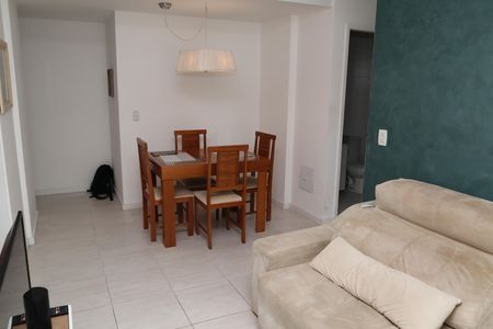 SALA DE ESTAR de apartamento para alugar com 2 quartos, 70m² em Barra da Tijuca, Rio de Janeiro