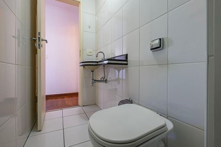 Apartamento à venda com 118m², 3 quartos e 1 vaga Apartamento à venda com 118m², 3 quartos e 1 vagaBanheiro Social 2