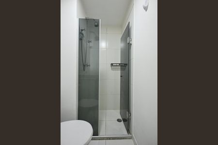 Banheiro de apartamento para alugar com 2 quartos, 48m² em Parque Reboucas, São Paulo
