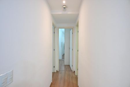 Corredor de apartamento para alugar com 2 quartos, 48m² em Parque Reboucas, São Paulo