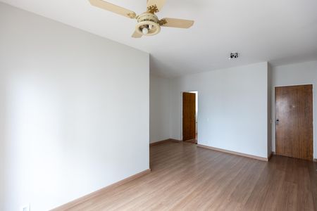 Sala de apartamento à venda com 3 quartos, 82m² em Taquaral, Campinas