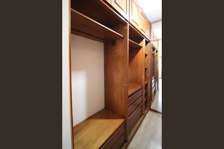 Apartamento à venda com 185m², 3 quartos e 3 vagasCloset da Suíte 1