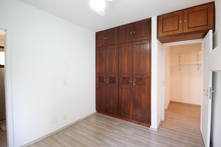 Apartamento à venda com 185m², 3 quartos e 3 vagasSuíte 2