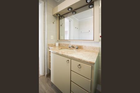 Apartamento à venda com 185m², 3 quartos e 3 vagasBanheiro 1 da Suíte 1