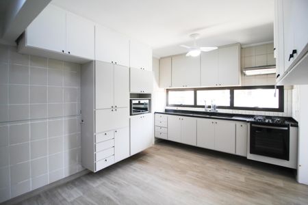 Apartamento à venda com 185m², 3 quartos e 3 vagasCozinha
