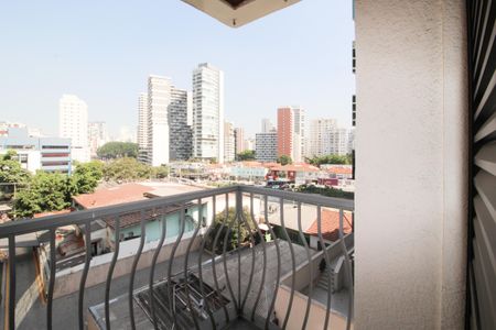 Apartamento à venda com 185m², 3 quartos e 3 vagasVaranda 1 da Suíte 1