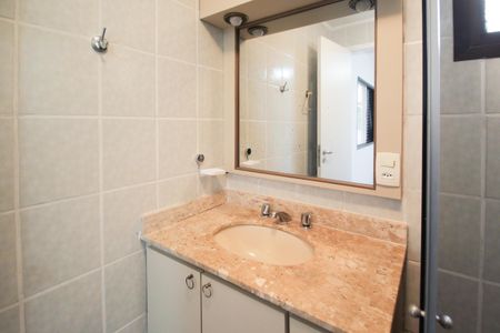 Apartamento à venda com 185m², 3 quartos e 3 vagasBanheiro da Suíte 2