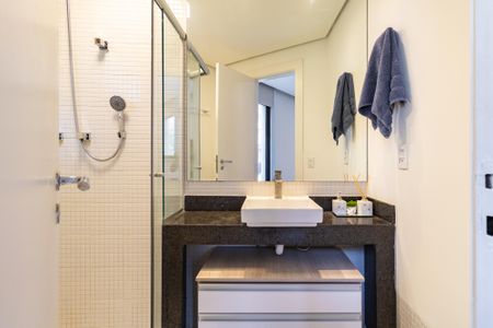 Apartamento para alugar com 57m², 1 quarto e 2 vagasBanheiro social