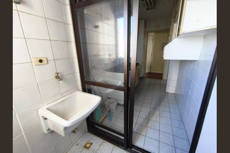 Apartamento para alugar com 67m², 3 quartos e 1 vagaÁrea de Serviço