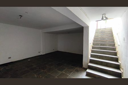 Casa à venda com 250m², 2 quartos e 2 vagas Casa à venda com 250m², 2 quartos e 2 vagasGaragem