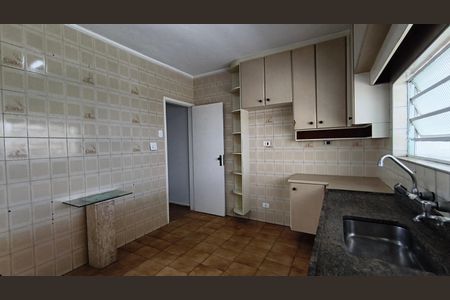 Casa à venda com 250m², 2 quartos e 2 vagas Casa à venda com 250m², 2 quartos e 2 vagasCozinha