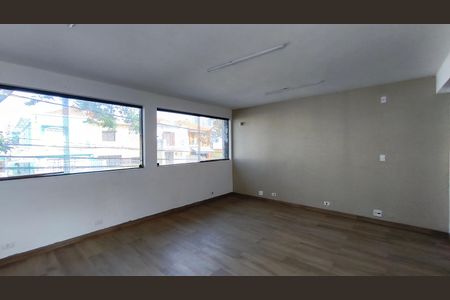 Casa à venda com 250m², 2 quartos e 2 vagas Casa à venda com 250m², 2 quartos e 2 vagasSala