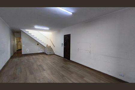 Casa à venda com 250m², 2 quartos e 2 vagas Casa à venda com 250m², 2 quartos e 2 vagasSala