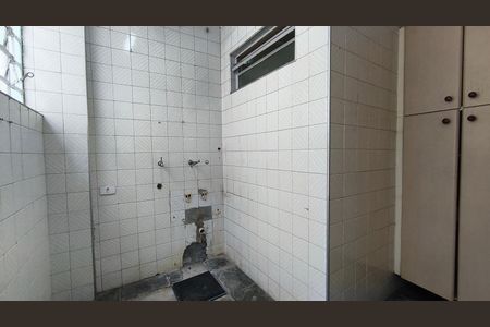 Casa à venda com 250m², 2 quartos e 2 vagas Casa à venda com 250m², 2 quartos e 2 vagasÁrea de Serviço