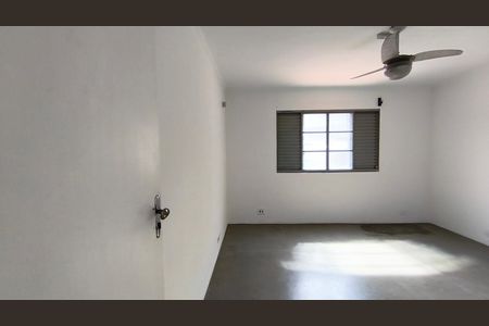 Casa à venda com 250m², 2 quartos e 2 vagas Casa à venda com 250m², 2 quartos e 2 vagasSuíte